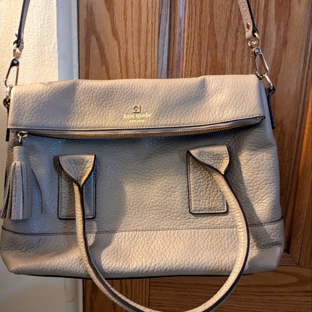 EUC Like-new Kate Spade taupe/gray Southport crossbody shoulder flap bag
